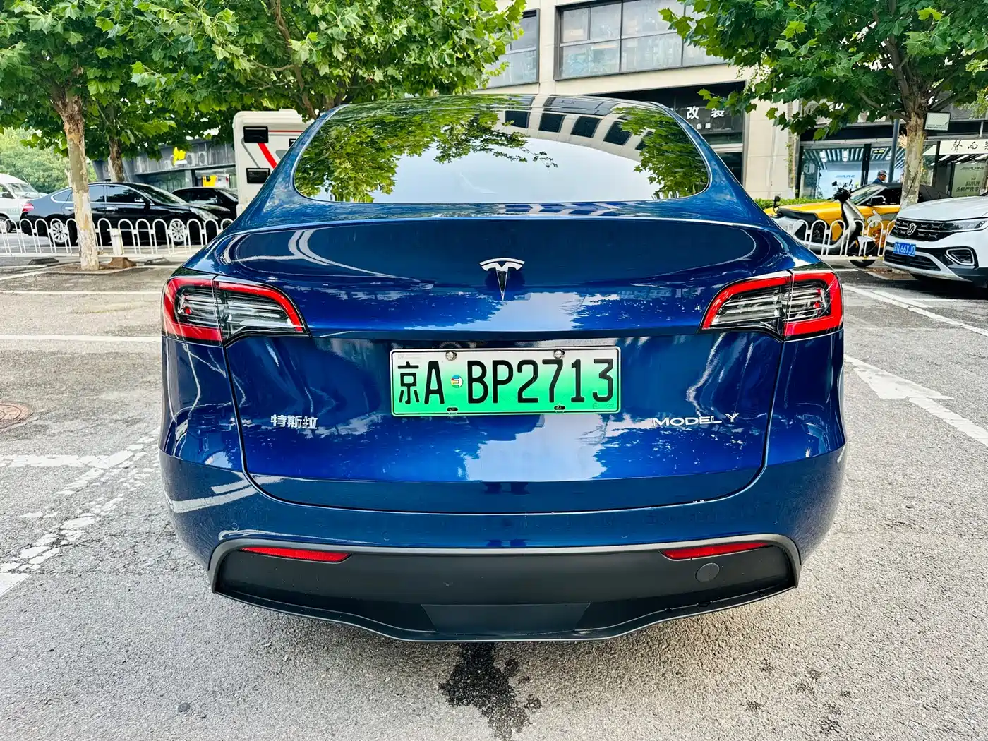 Photo 6 - Tesla Model Y