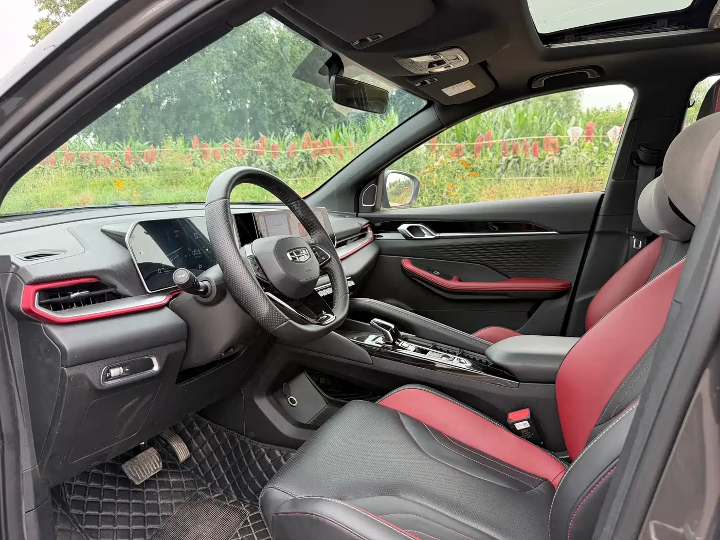 Фото 4 - Geely Binyue