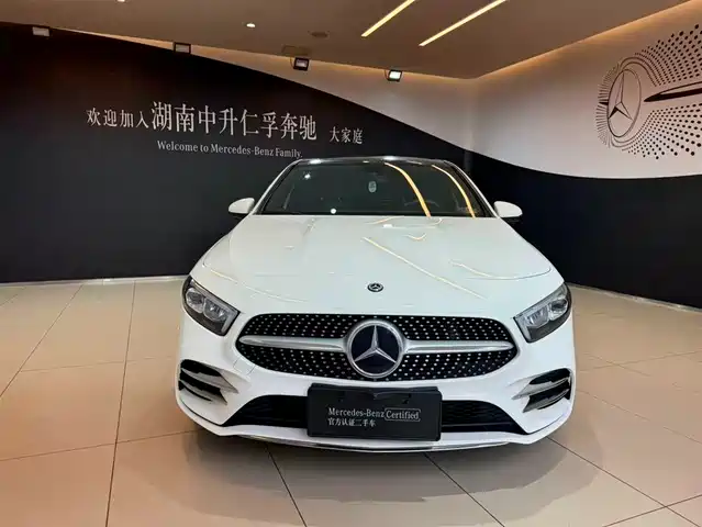 Mercedes-Benz A-Class 2021 A 200 L Sport Sedan Fashion Edition — фото 2