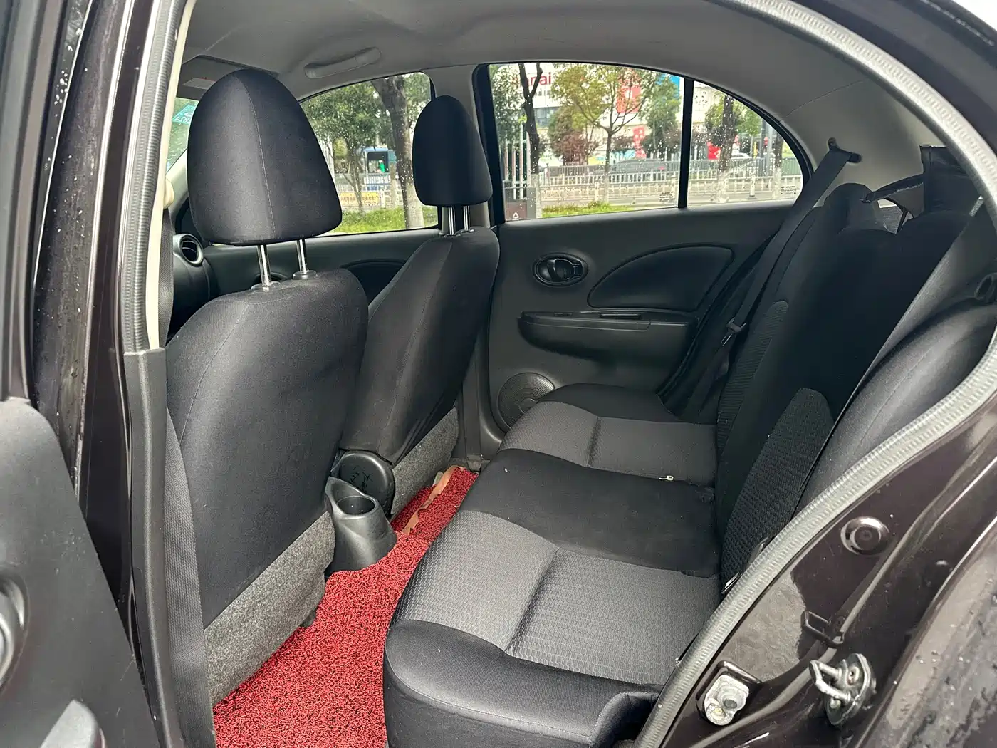 Nissan March 2011 2010 1.5L Automatic Easy Shine Edition