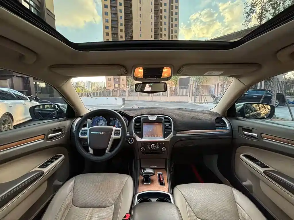Chrysler 300C (Import) 2013 2013 3.6L Prestige Edition