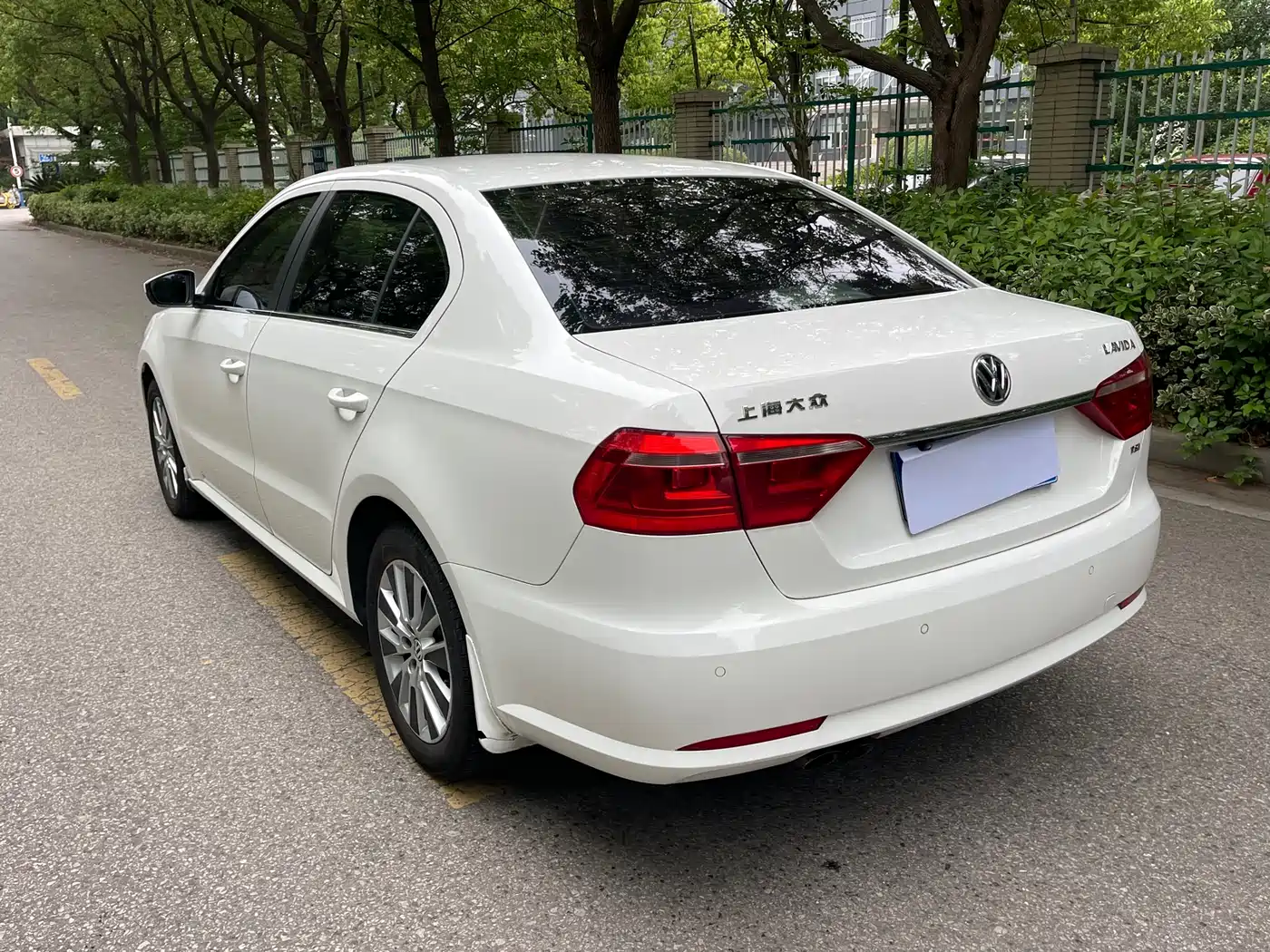 Volkswagen Lavida 2013 Facelift 1.4TSI DSG Comfort фото 15