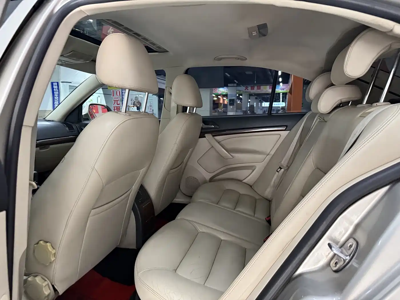 Škoda Octavia 2013 1.6L Automatic Prestige Edition фото 9