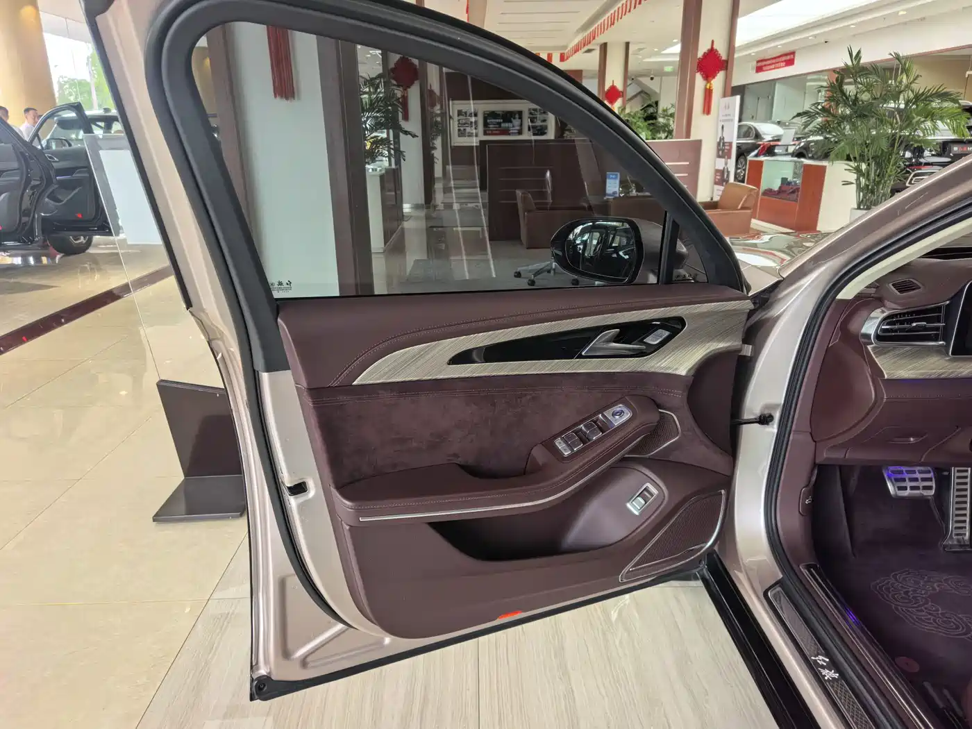 Hongqi H9 2020 3.0T Smart Connect Flagship 4-Seater фото 5
