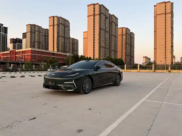Geely Galaxy Starshine 8 130km EM-P, Starship