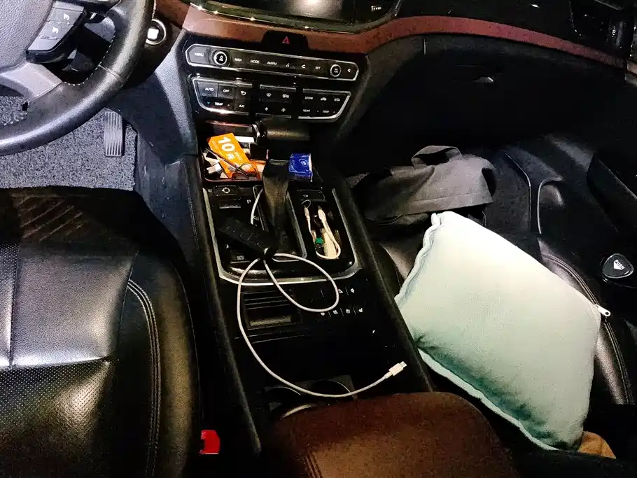 GAC Trumpchi Trumpchi GS8 2017 320T 2WD Luxury Smart Connect (7-seater) фото 16