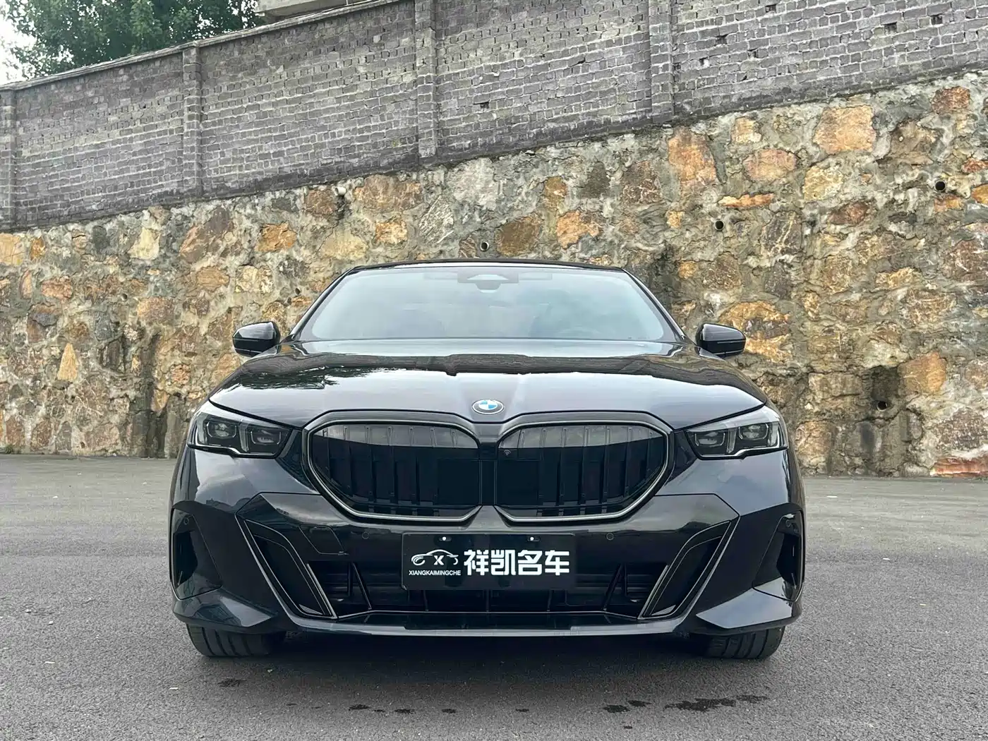BMW 5 Series 2025 530Li Leading M Sport Package фото 2