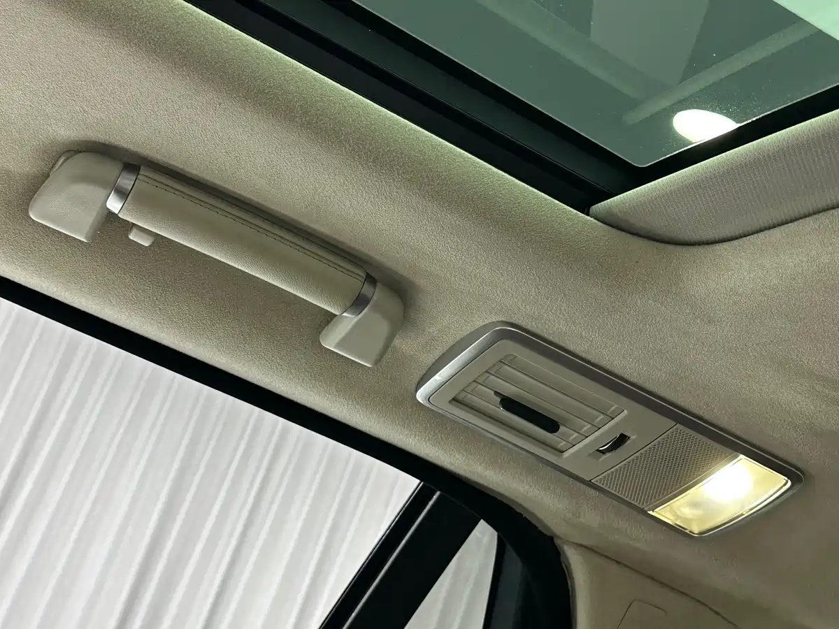 Фото 32 - Land Rover Range Rover