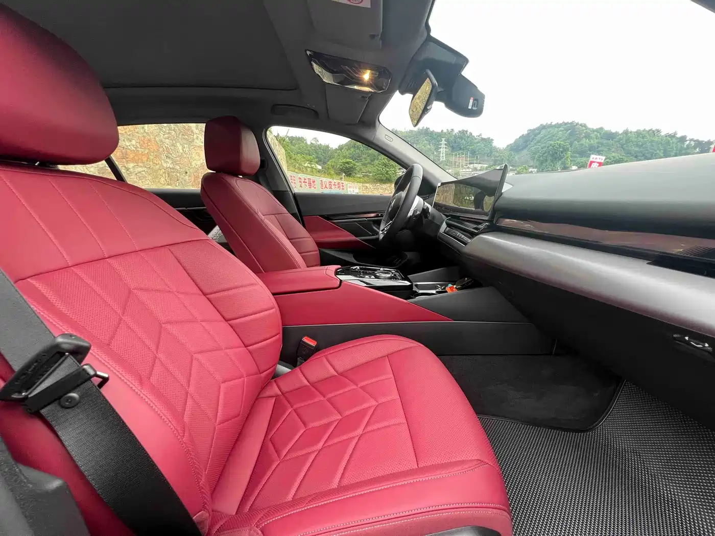 BMW 5 Series 2025 530Li Leading M Sport Package фото 6