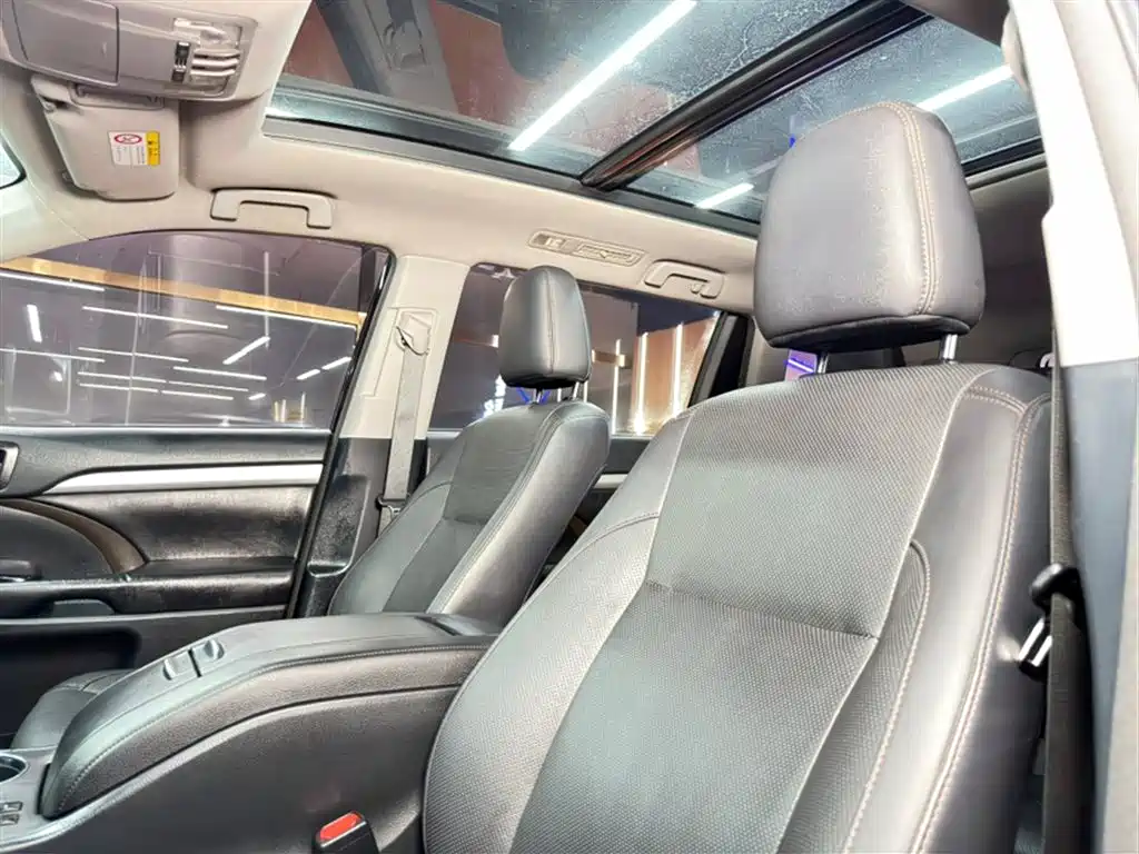Toyota Highlander 2015 2.0T AWD Luxury Edition 7-seater фото 4