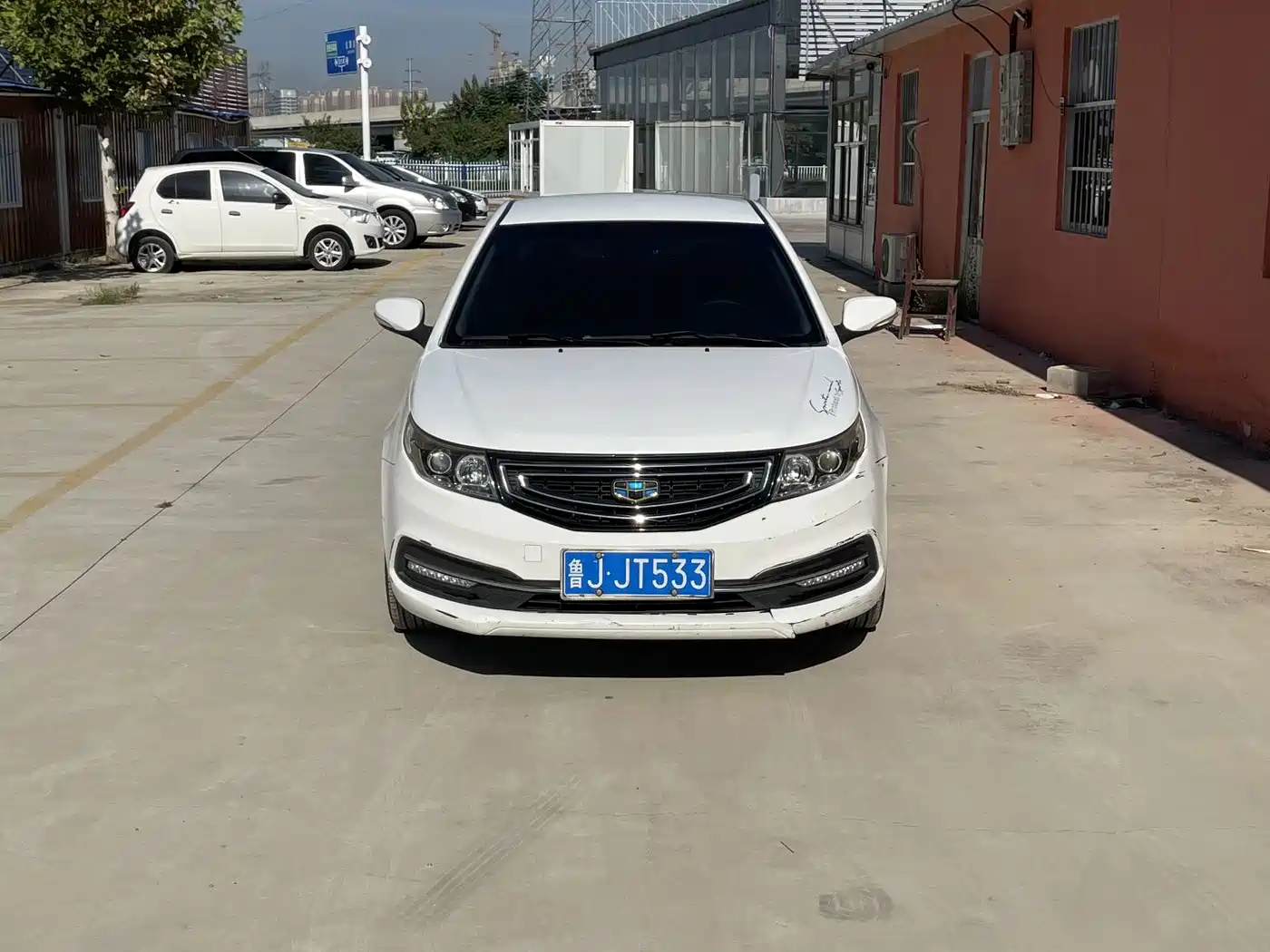 Фото 2 - Geely Vision