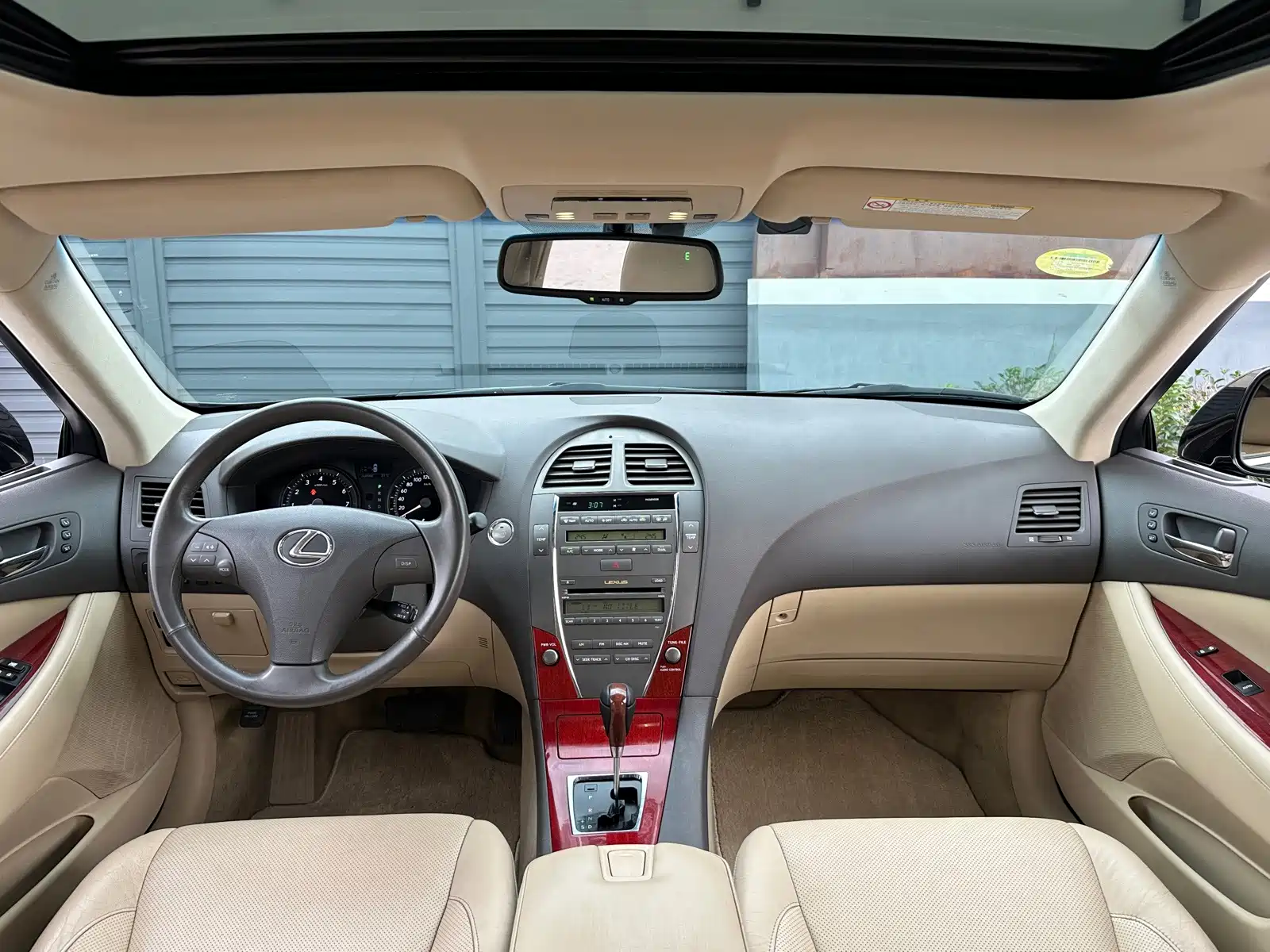 Фото 29 - Lexus ES