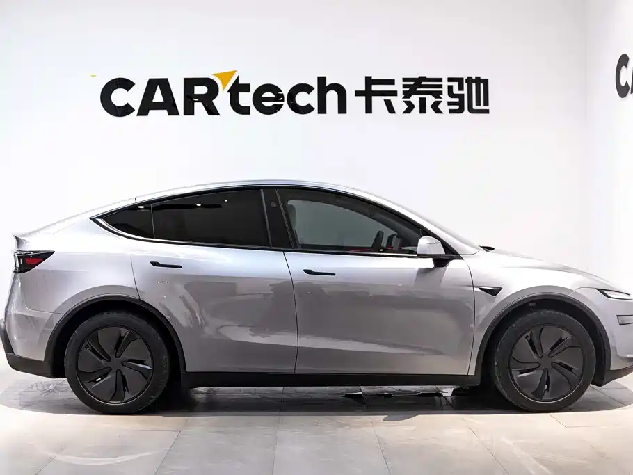 Tesla Model Y 2026 2025 Rear-Wheel Drive