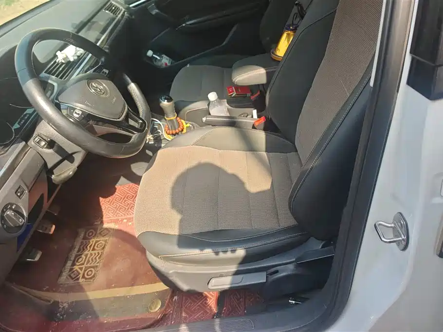 Volkswagen C-TREK 2017 1.6L Manual Comfort фото 9