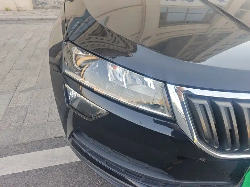 Фото 7 - Škoda Karoq