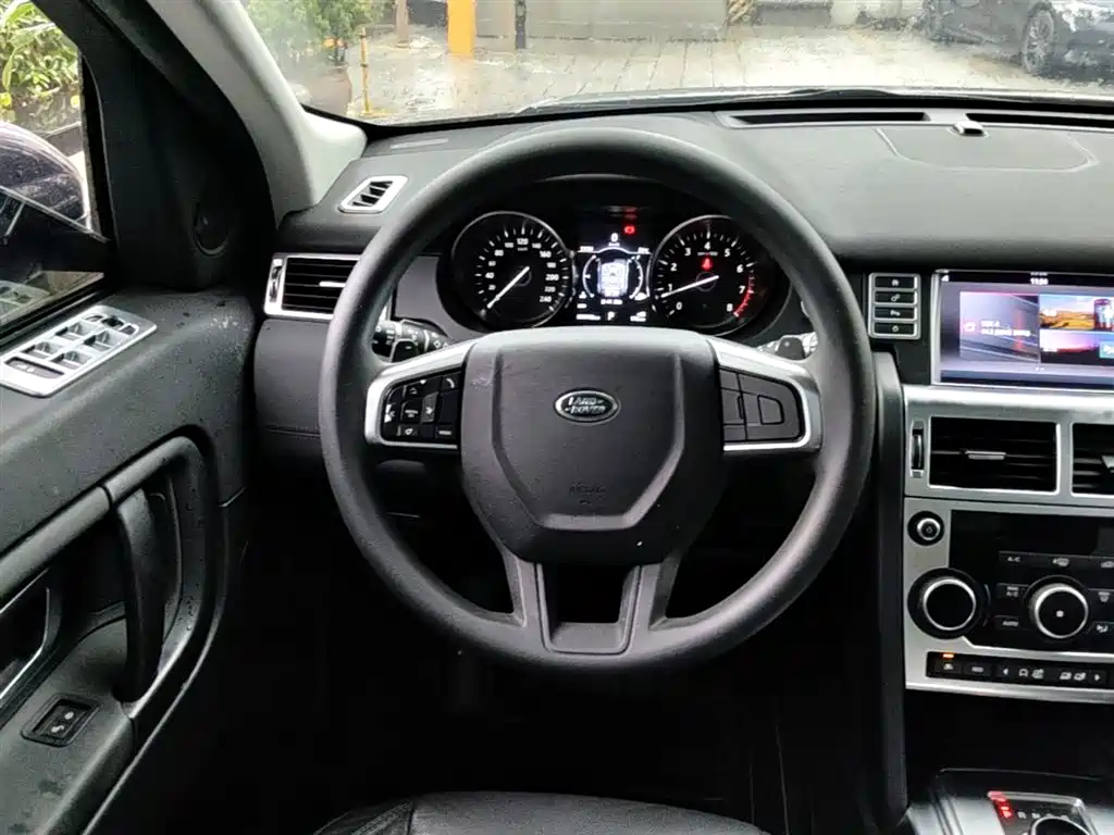 Land Rover Discovery Sport 2017 2.0T PURE фото 17