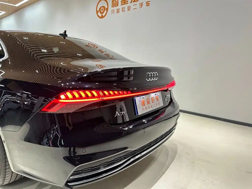 AUDI A7L