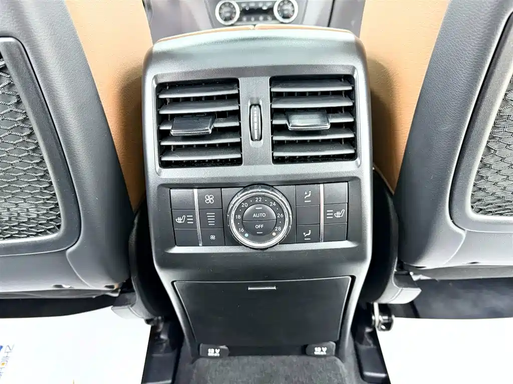 Mercedes-Benz GLS 2018 Facelift GLS 400 4MATIC Luxury фото 18