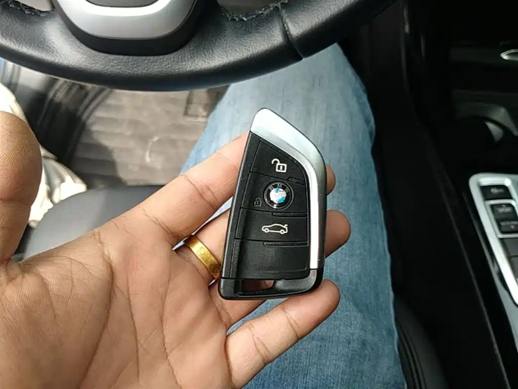 BMW 1 Series 2017 118i Sport фото 9