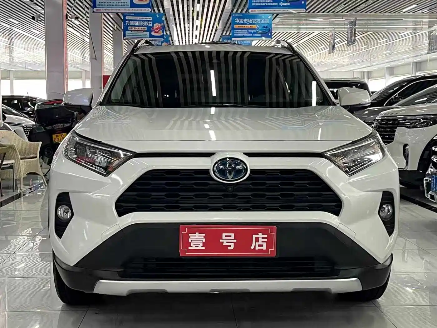 Toyota RAV4 Rongfang 2020 Hybrid 2.5L E-CVT 4WD Elite PLUS фото 2