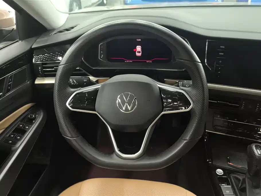 Volkswagen Passat 2022 380TSI Luxury Edition фото 15