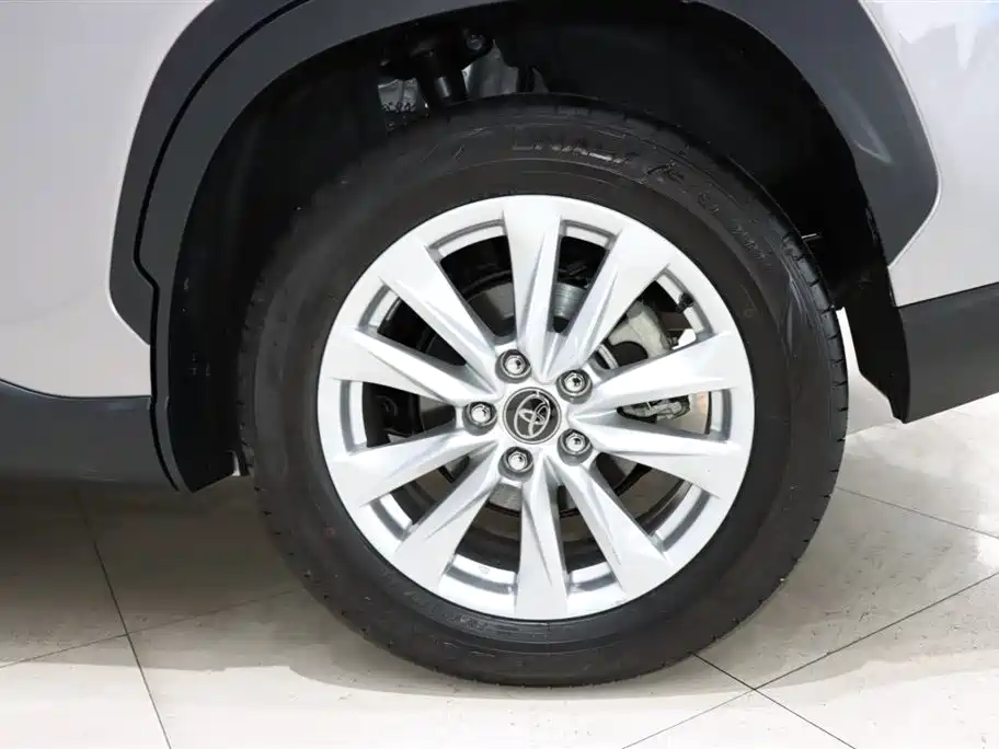 Toyota Corolla Cross 2024 Model 2.0L Pioneer Edition фото 16