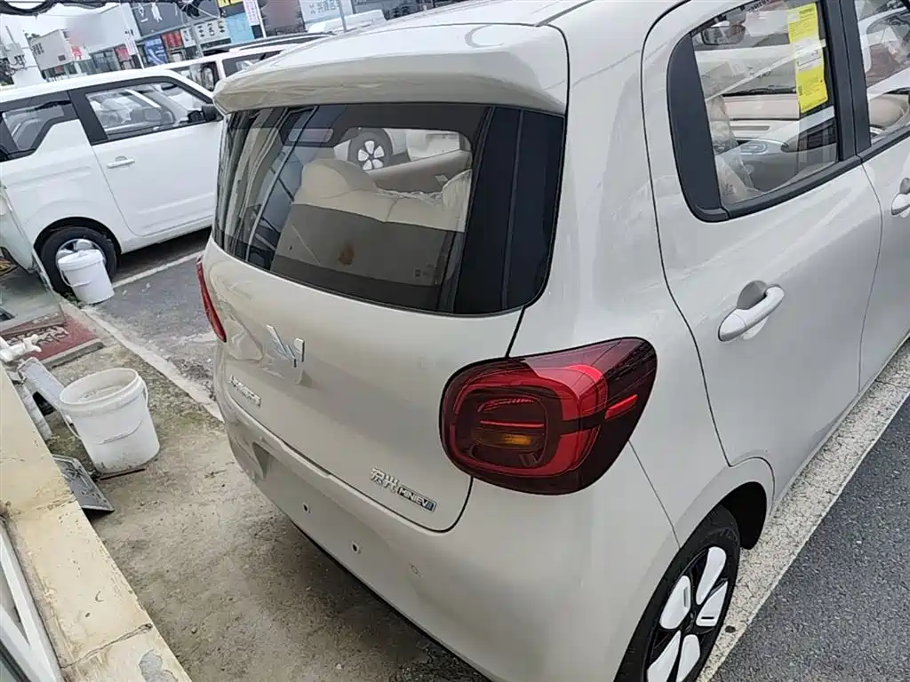Wuling Motors Hongguang MINIEV 2026 2025 4-Door Advanced