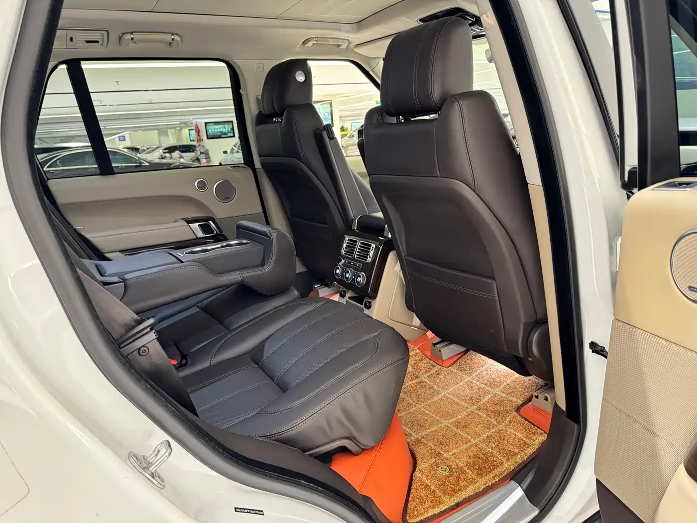 Фото 10 - Land Rover Range Rover