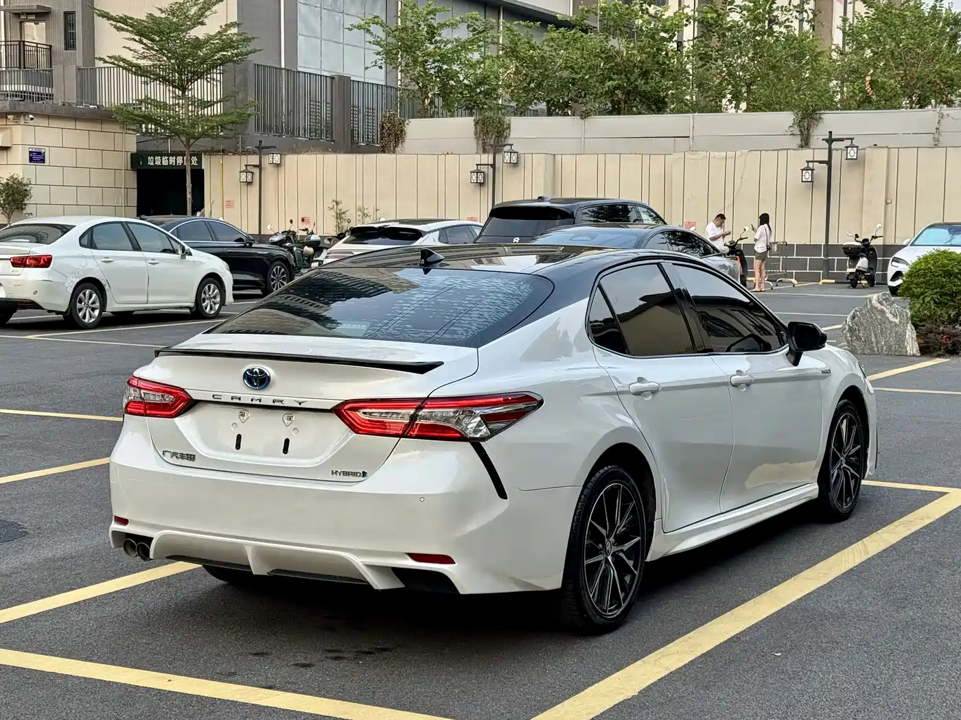 Фото 6 - Toyota Camry