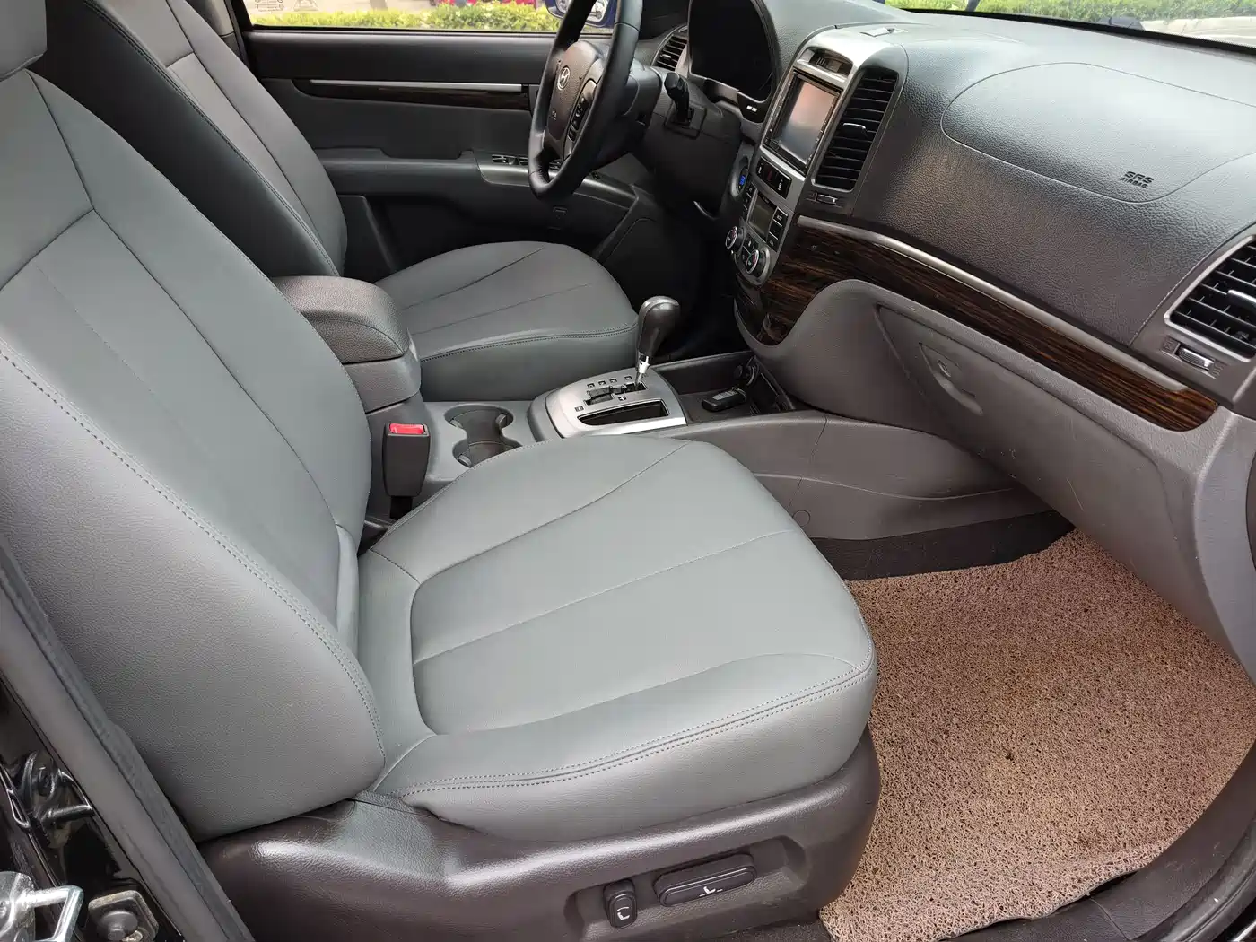Hyundai Santa Fe Classic 2010 2.4 Luxury 7-Seater AWD фото 10