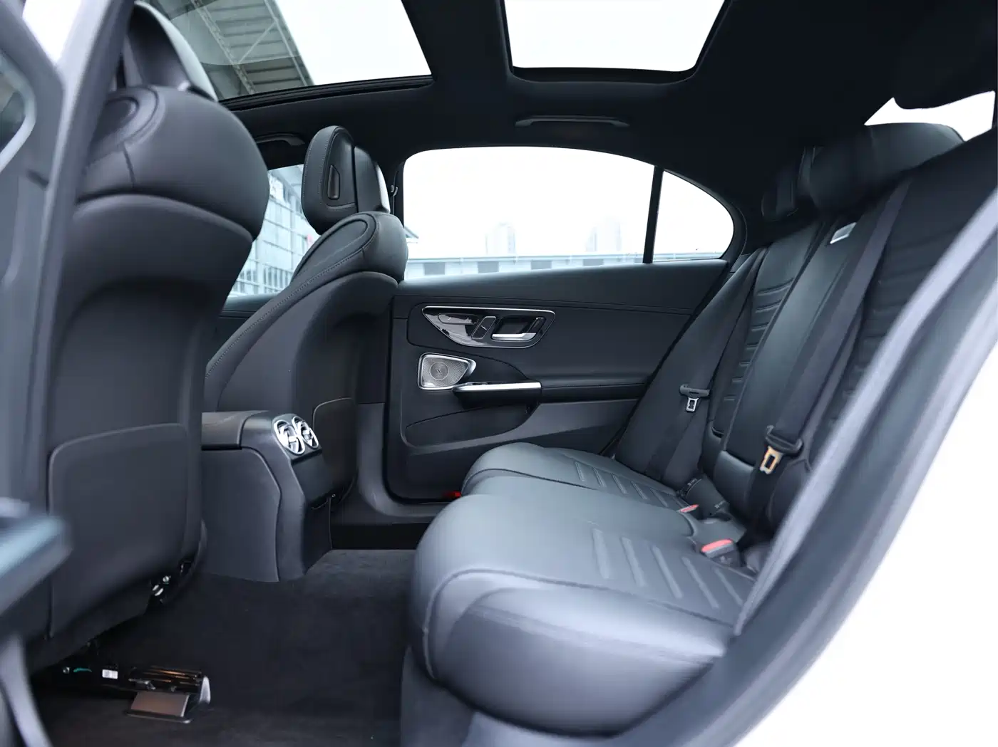Mercedes-Benz C-Class 2023 Facelift C 260 L Night Sport Edition фото 20