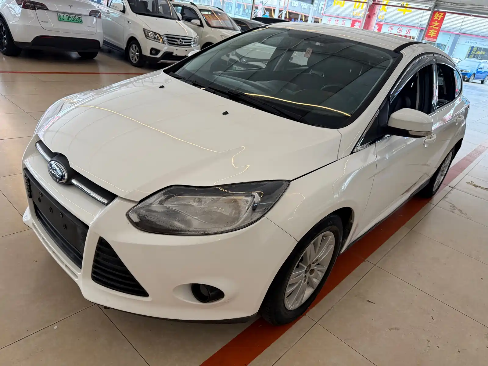Фото 1 - Ford Focus