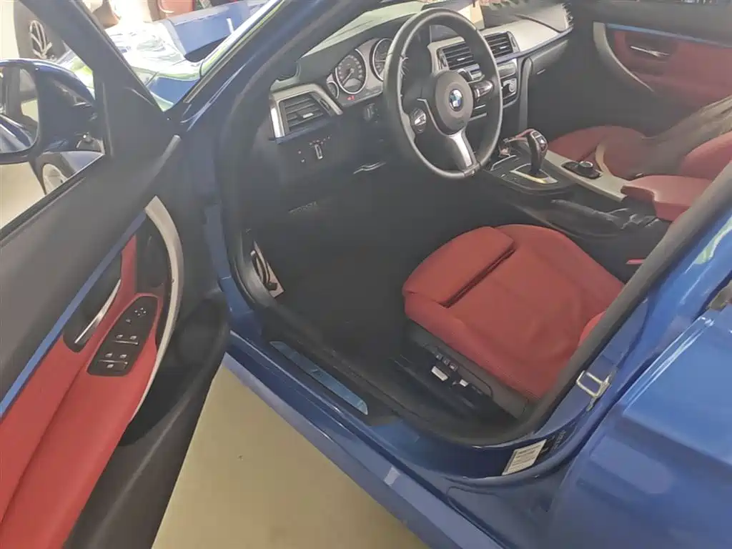BMW 3 Series 2019 320i M Sport Package фото 12