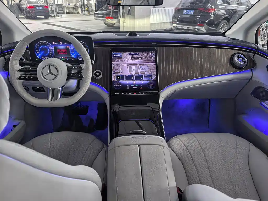 Mercedes-Benz EQE 2025 2025 Model 500 4MATIC Luxury Edition