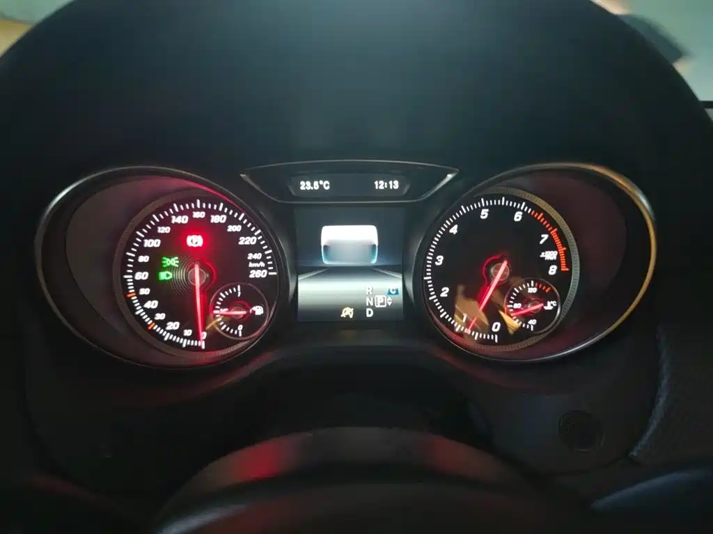 Mercedes-Benz GLA 2017 GLA 220 4MATIC Fashion фото 4