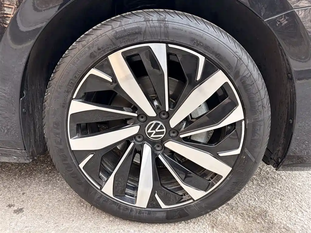 Volkswagen Passat 2022 330TSI Starlight Elite Edition фото 12