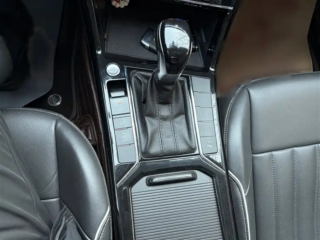 Volkswagen Passat 2022 330TSI Starlight Elite Edition фото 9