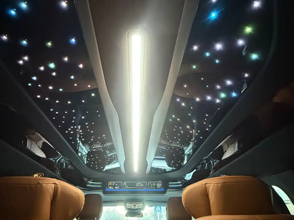 Mercedes-Benz V-Class 2022 V 260 L Long Wheelbase Luxury Edition фото 14