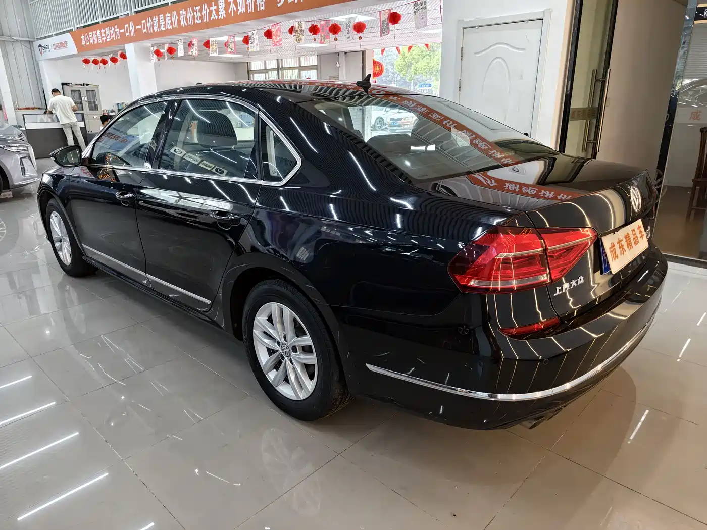 Volkswagen Passat 2017 280TSI DSG Elegance фото 4