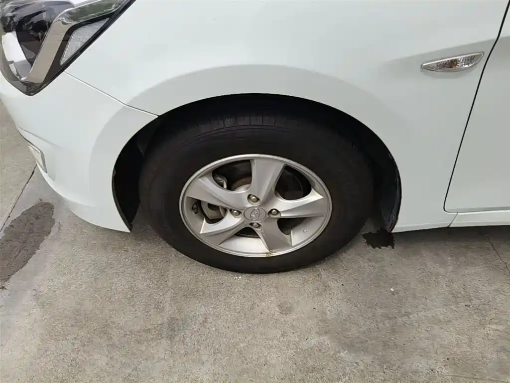 Hyundai Verna 2014 1.4L Automatic Smart GLS фото 23