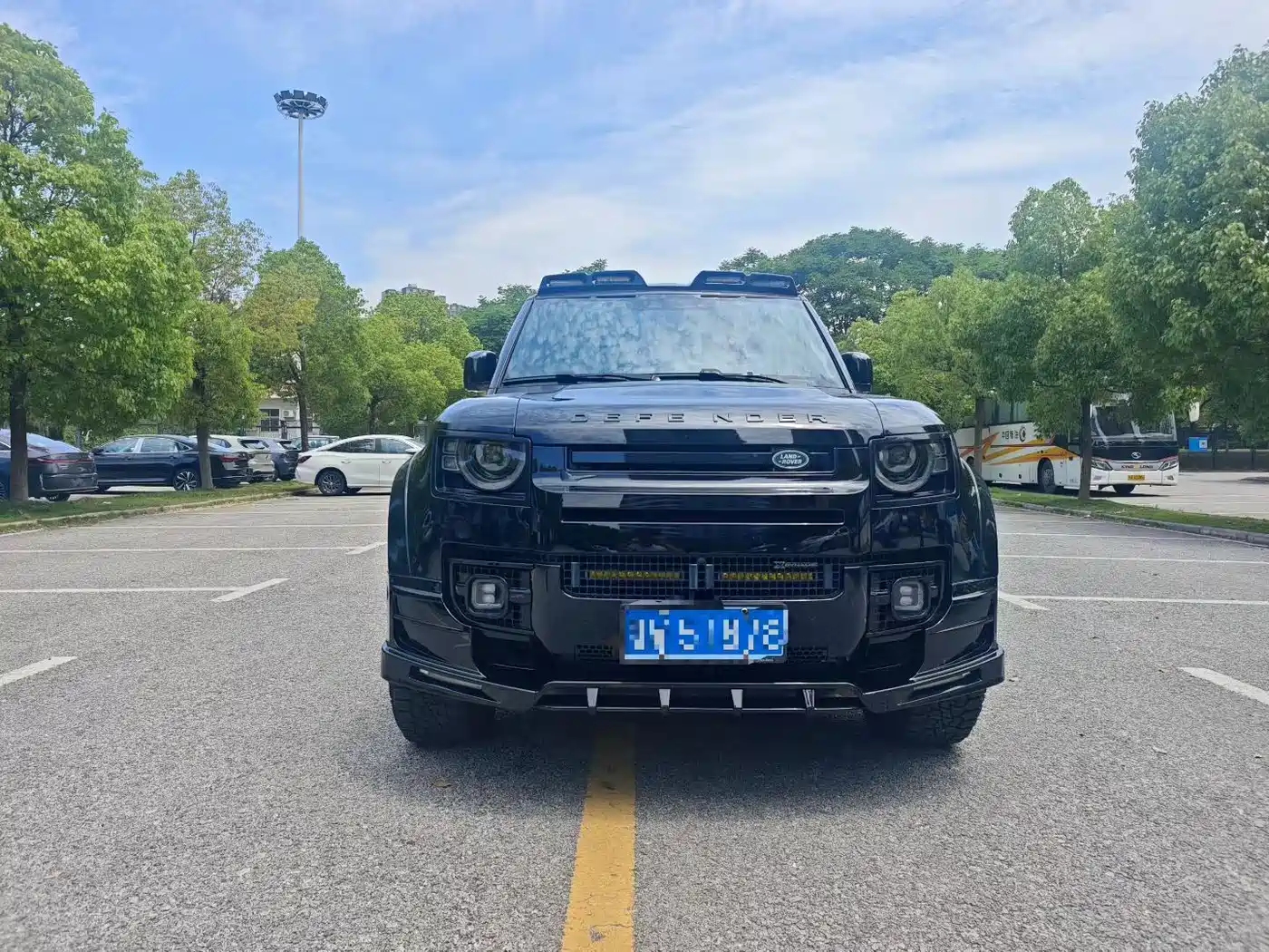 Land Rover Defender 2023 Facelift 110 3.0T P400 X фото 2