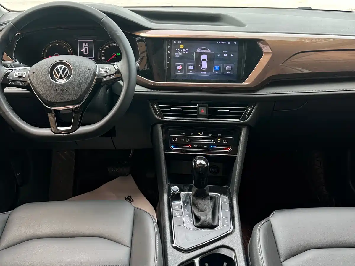Volkswagen Tharu 2022 280TSI 2WD Comfort фото 22