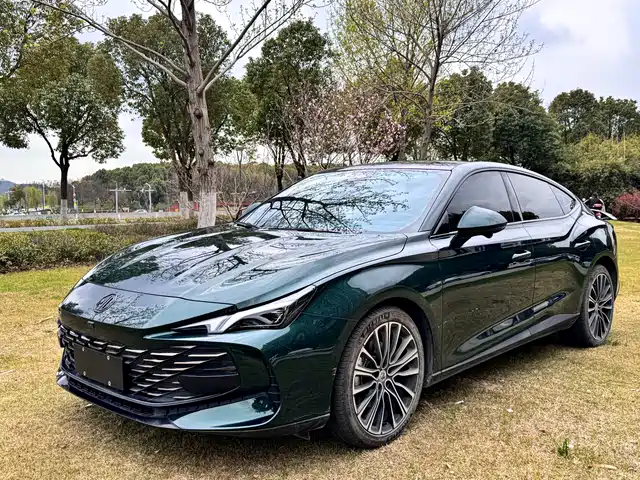 MG 7 2023 2.0T Automatic Trophy+ Exciting World Edition