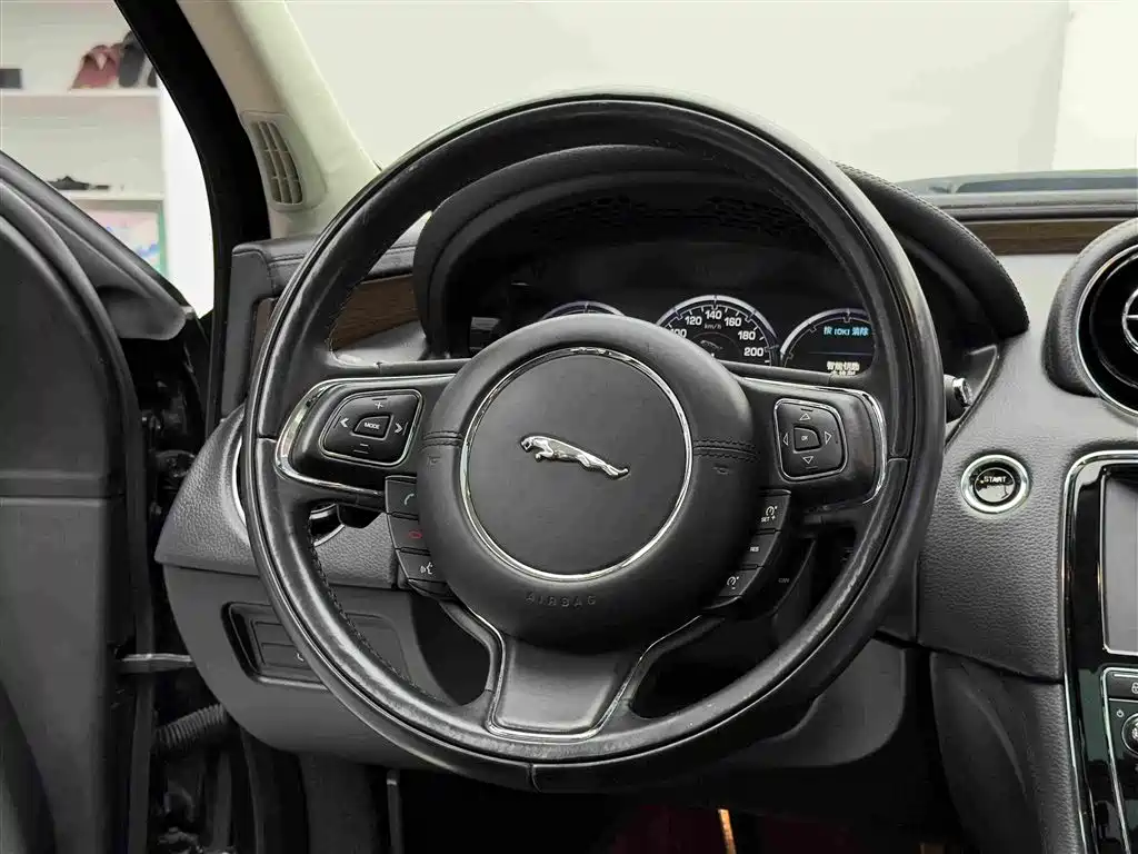 Jaguar XJ 2015 2015 XJL 3.0 SC Elegant Business 80th Anniversary Edition