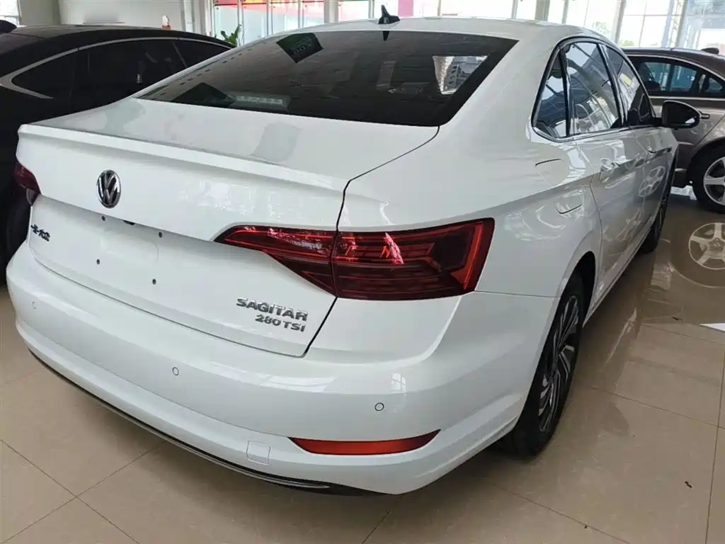 Volkswagen Sagitar 2022 280TSI DSG Surpassing Edition фото 7