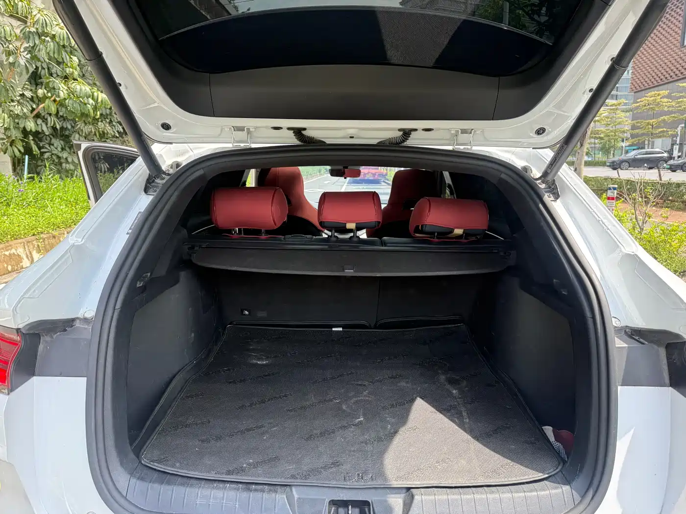 BYD Song PLUS PHEV 2024 Glory Edition DM-i 110km Flagship фото 18