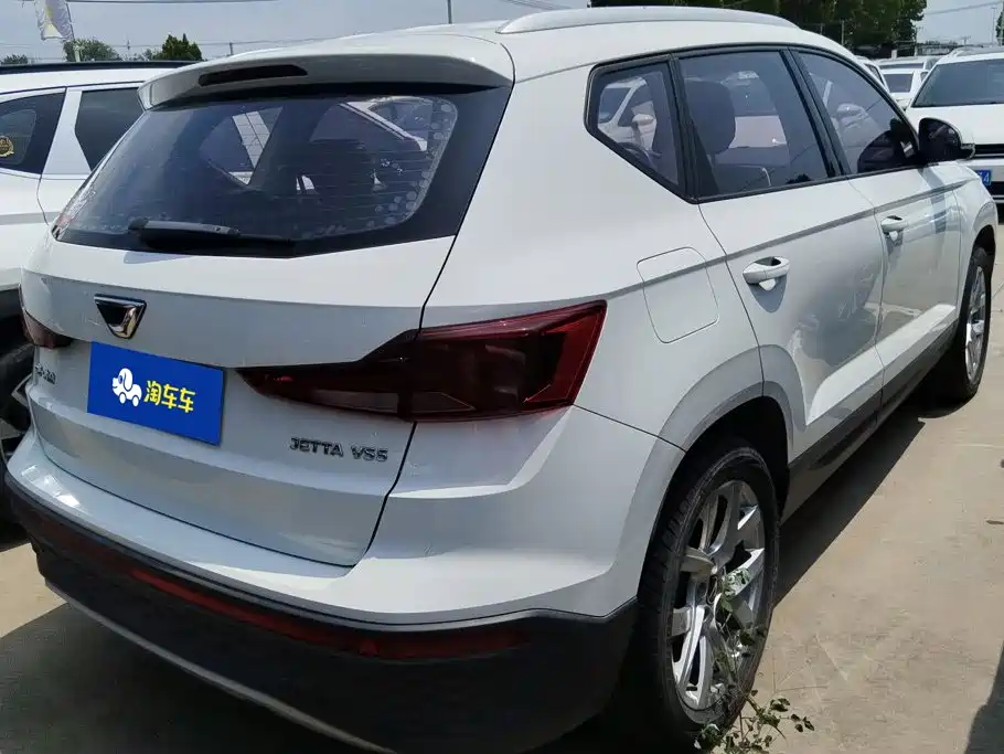 Photo 3 - Jetta VS5