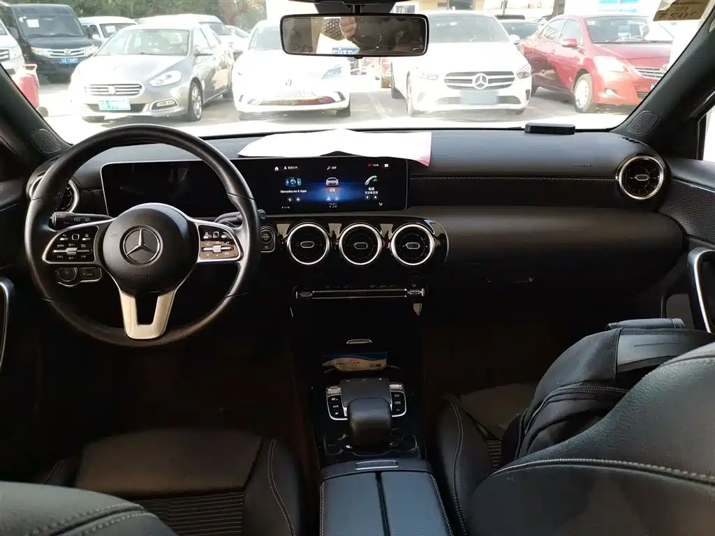 Mercedes-Benz A-Class (Import) 2019 A 200 Dynamic Version фото 12