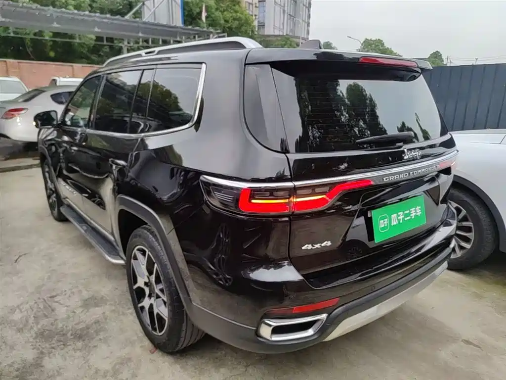 JEEP GRAND COMMANDER
