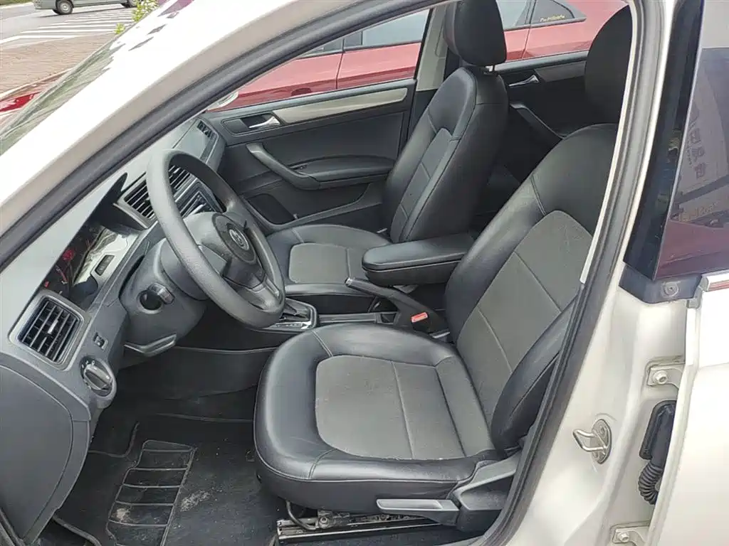 Volkswagen Santana 2015 1.6L Automatic Comfort Edition фото 15